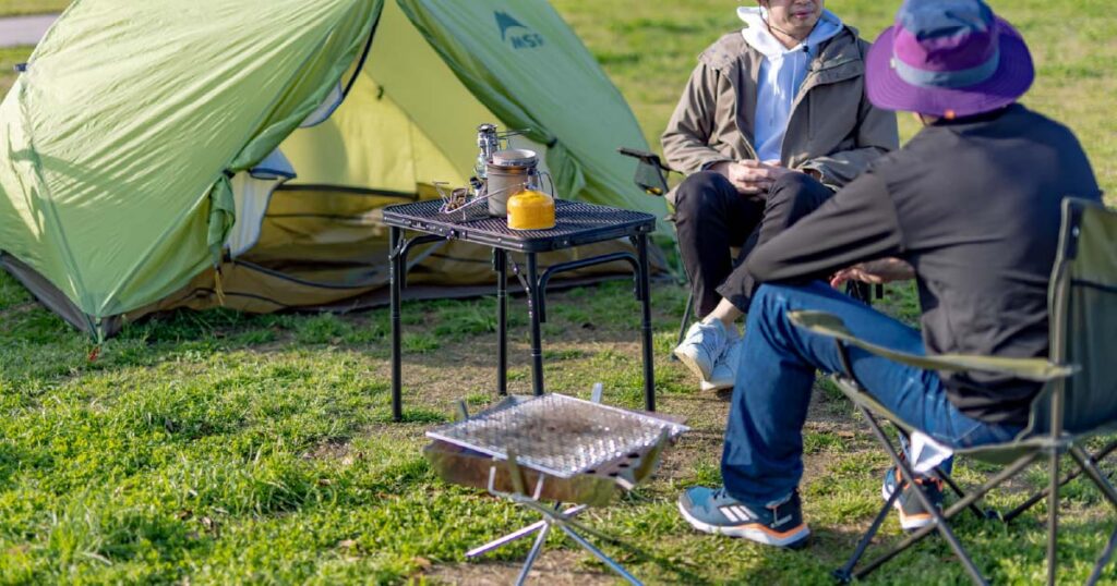 キャンプをする人
