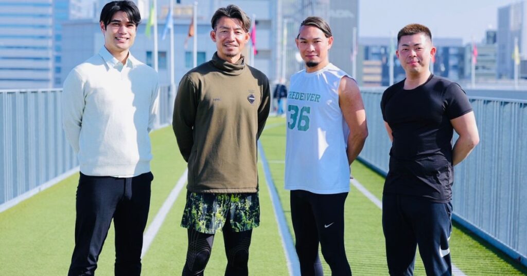 ポーズをする男性